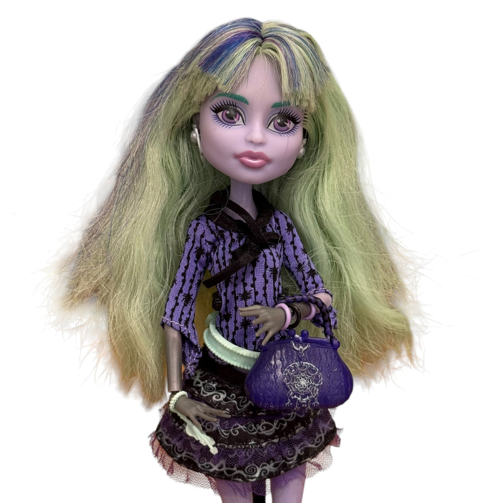 Monster High 13 Wishes Twyla nukke ja teline