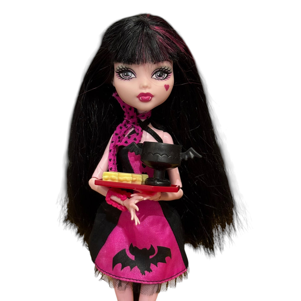 Monster High Die-ner Draculaura nukke