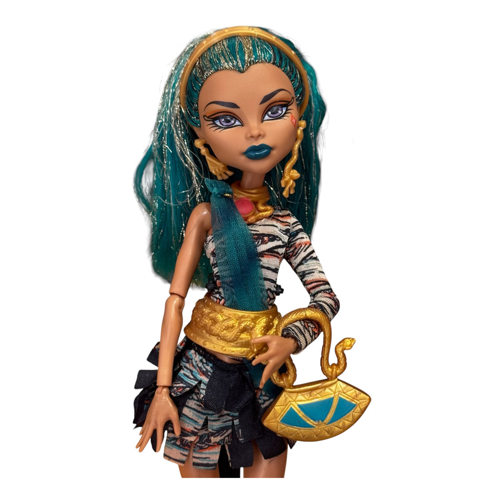 Monster high Nefera de Nile nukke ja teline