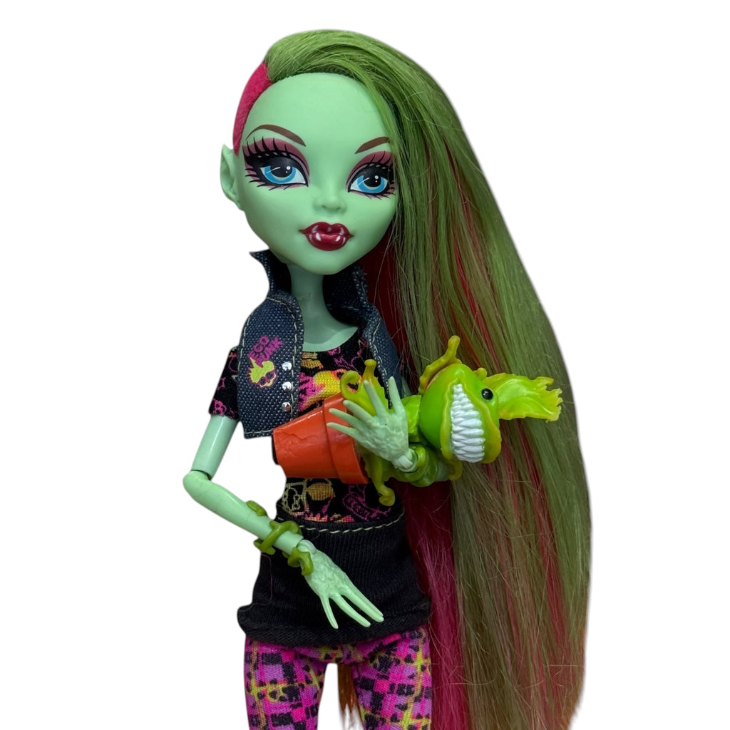 Monster High Venus McFlytrap Daughter of the Plant nukke ja teline
